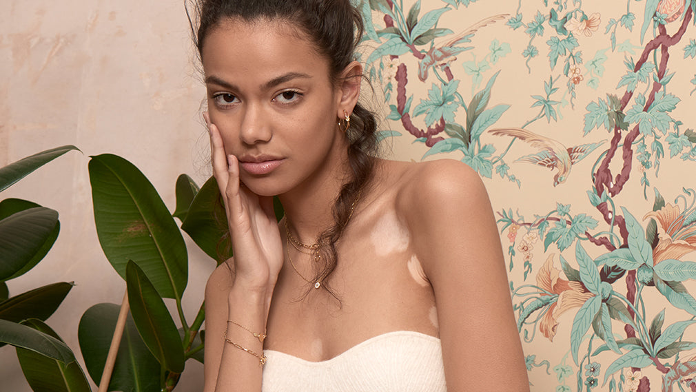 How to Transform a White T-Shirt with Your Jewellery